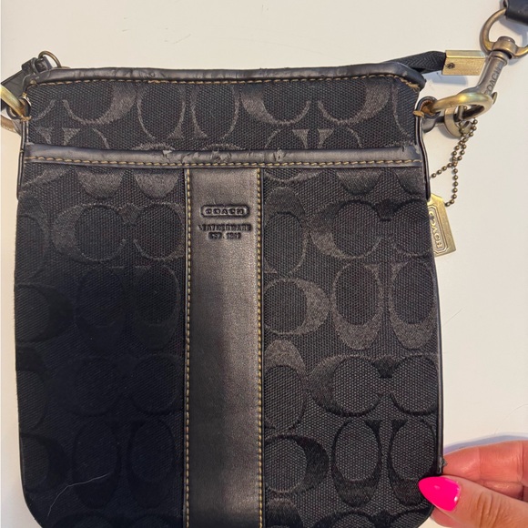 Coach black logo crossbody purse - Picture 4 of 6